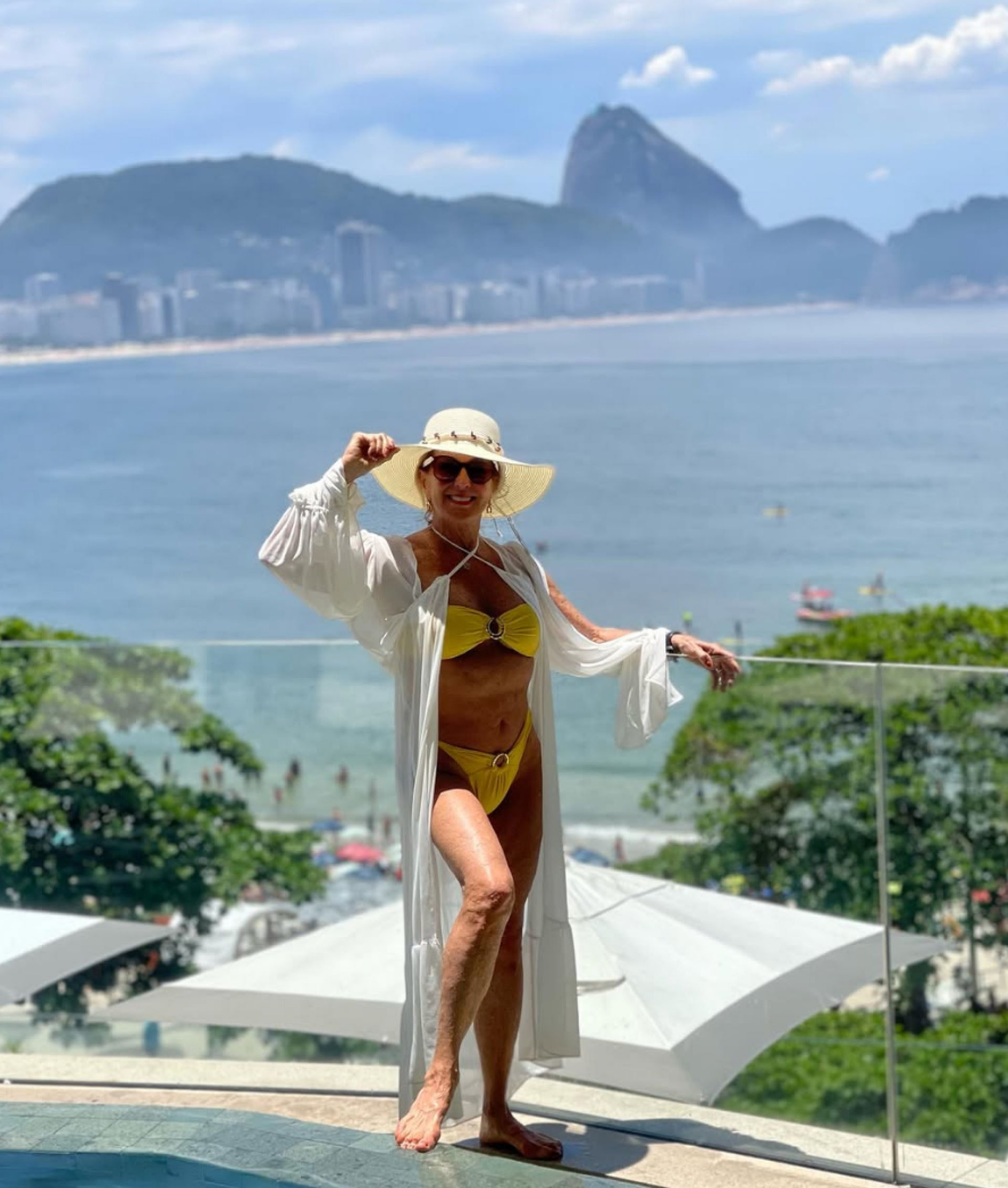 Helô Pinheiro posa de biquíni sem retoques e encanta seguidores - reprodução Instagram