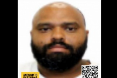 Suspeito de matar vizinho na frente da família na Baixada se entrega à polícia 