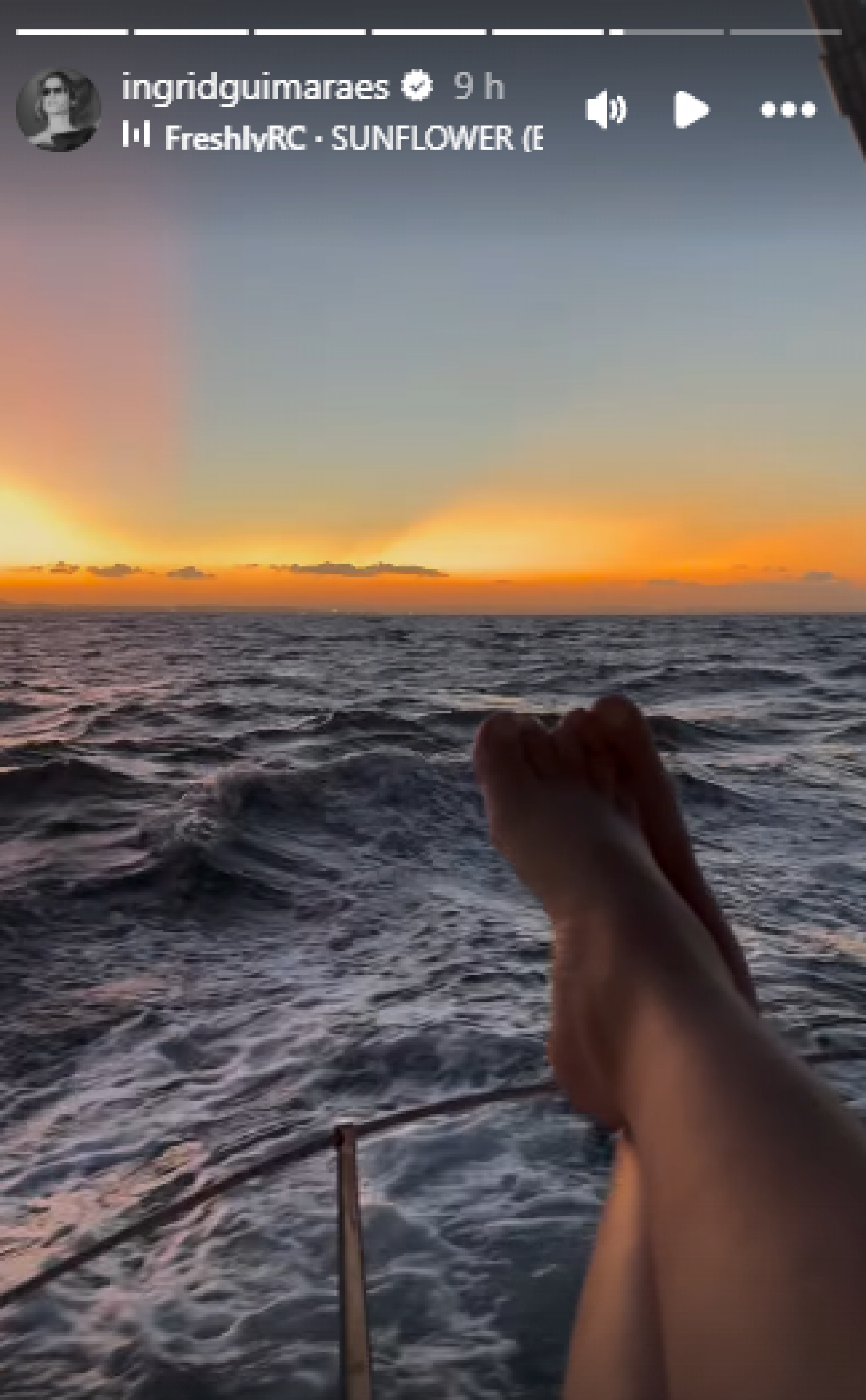 Na Bahia, Ingrid Guimarães curte passeio de barco - Reprodução de vídeo / Instagram