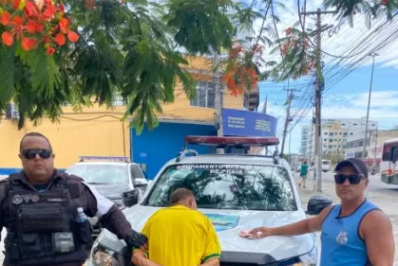 Flanelinha é detido pelo GOP e levado pra delegacia de Cabo Frio, neste domingo (26)