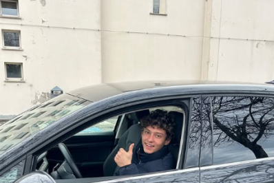 Estreante na F-1, Kimi Antonelli passa em prova para carteira de motorista