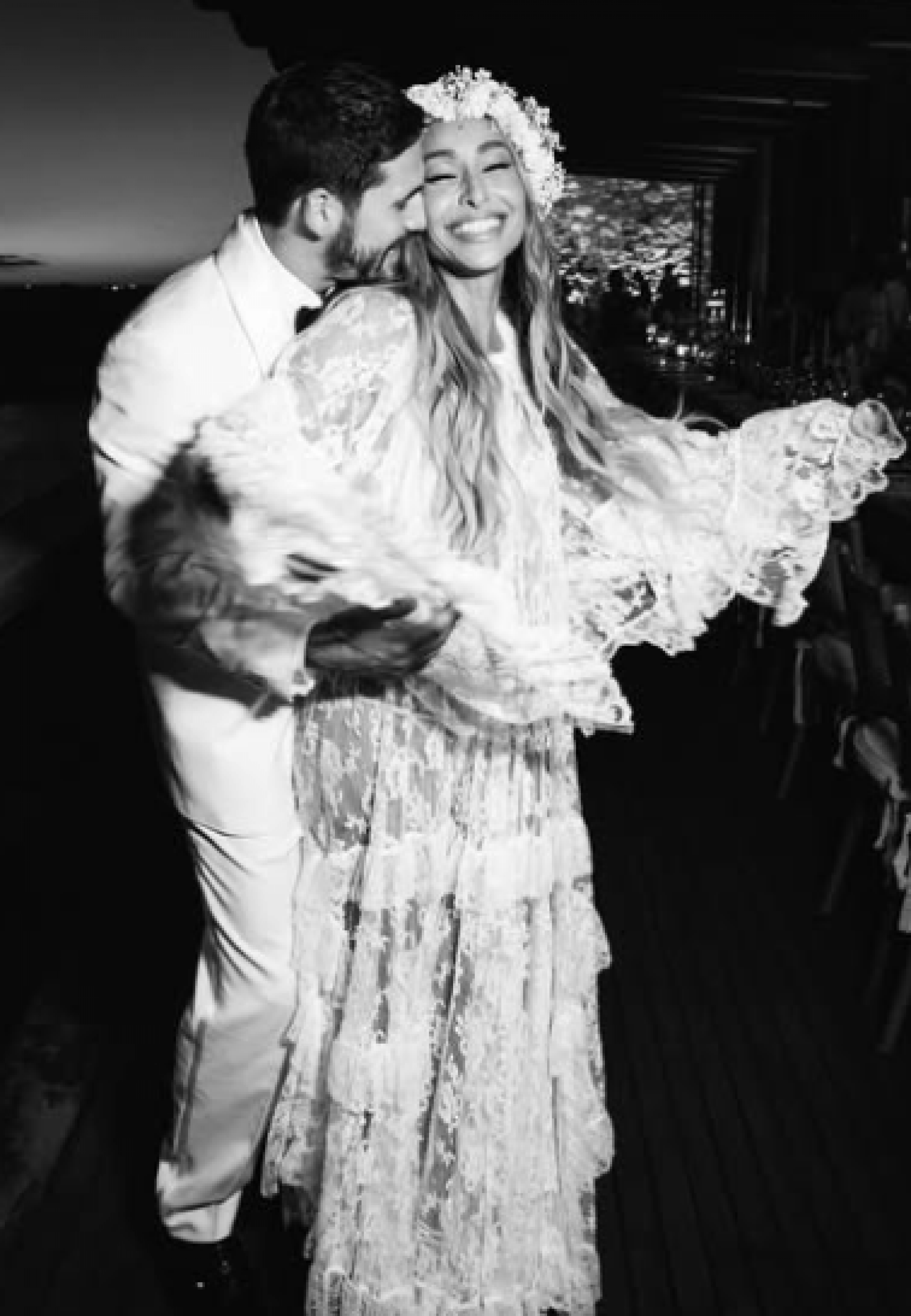 Sabrina Sato e Nicolas Prattes posam juntinhos em novas fotos do casamento - Reprodução / Instagram