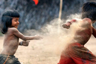 Crianças indígenas têm maior mortalidade por câncer devido a barreiras no tratamento, diz estudo