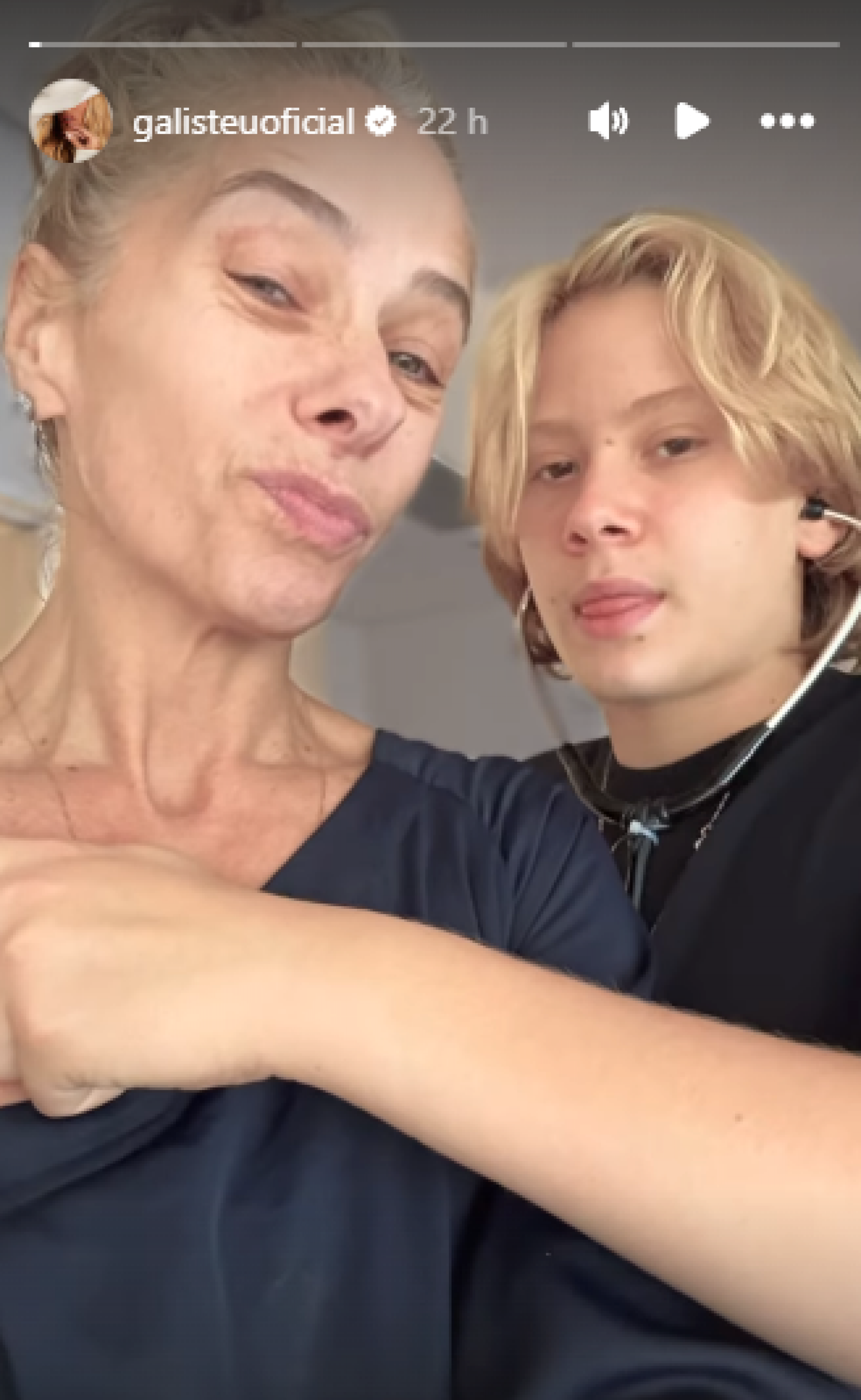 Adriane Galisteu e o filho, Vittorio - Reprodução de vídeo / Instagram