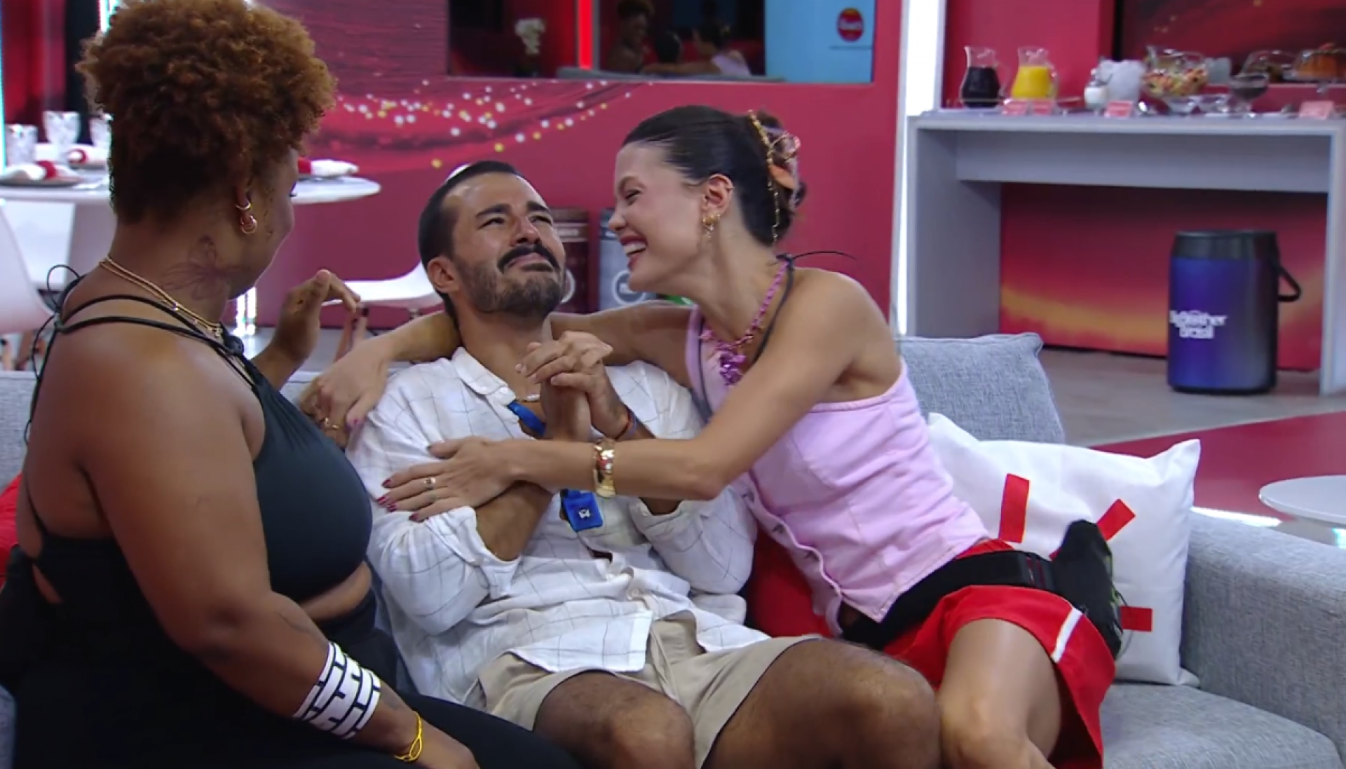 Mateus compartilhou o momento com Vitoria e Camilla - TV Globo