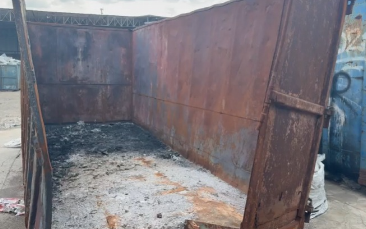 Container industrial onde os materiais eram destruídos. - Reprodução
