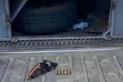 Idoso já condenado por tráfico dentro de escola é preso com arma em Cabo Frio