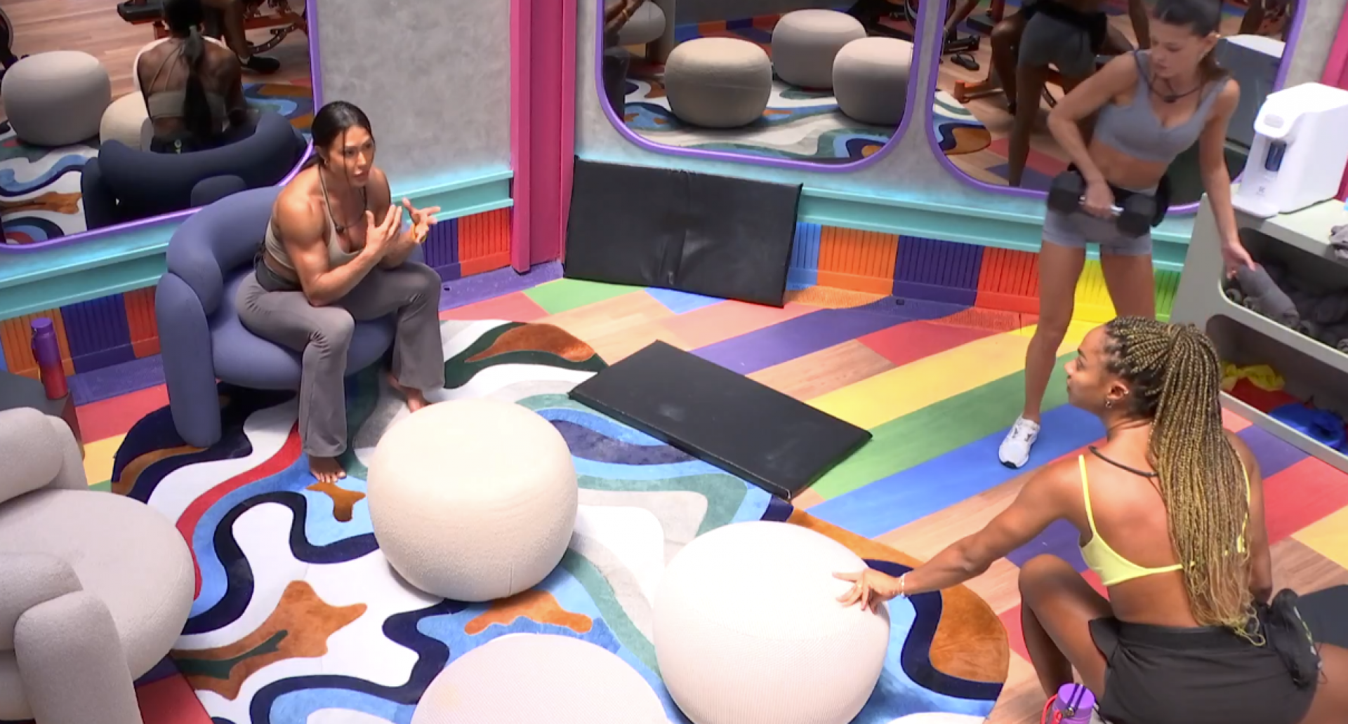 Gracyanne e Aline brigam no BBB 25 após justificativa de voto - TV Globo