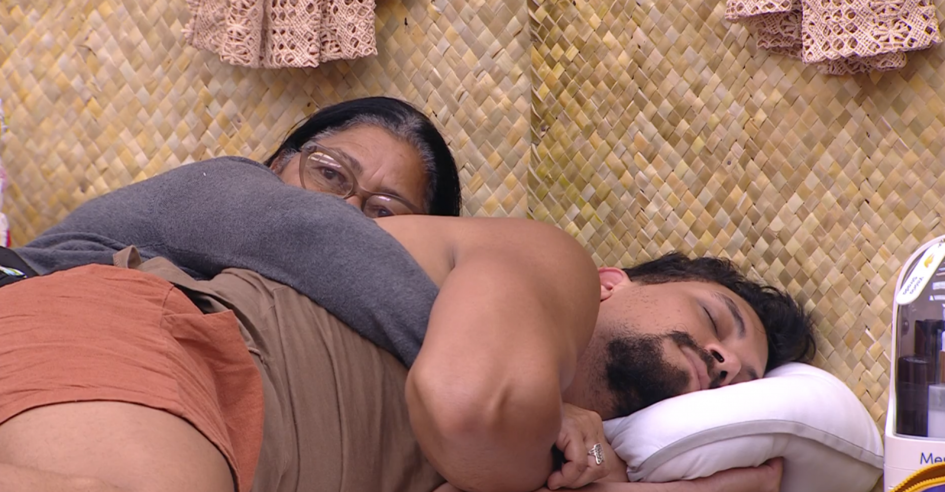 Delma desabafa com Vinicius - TV Globo