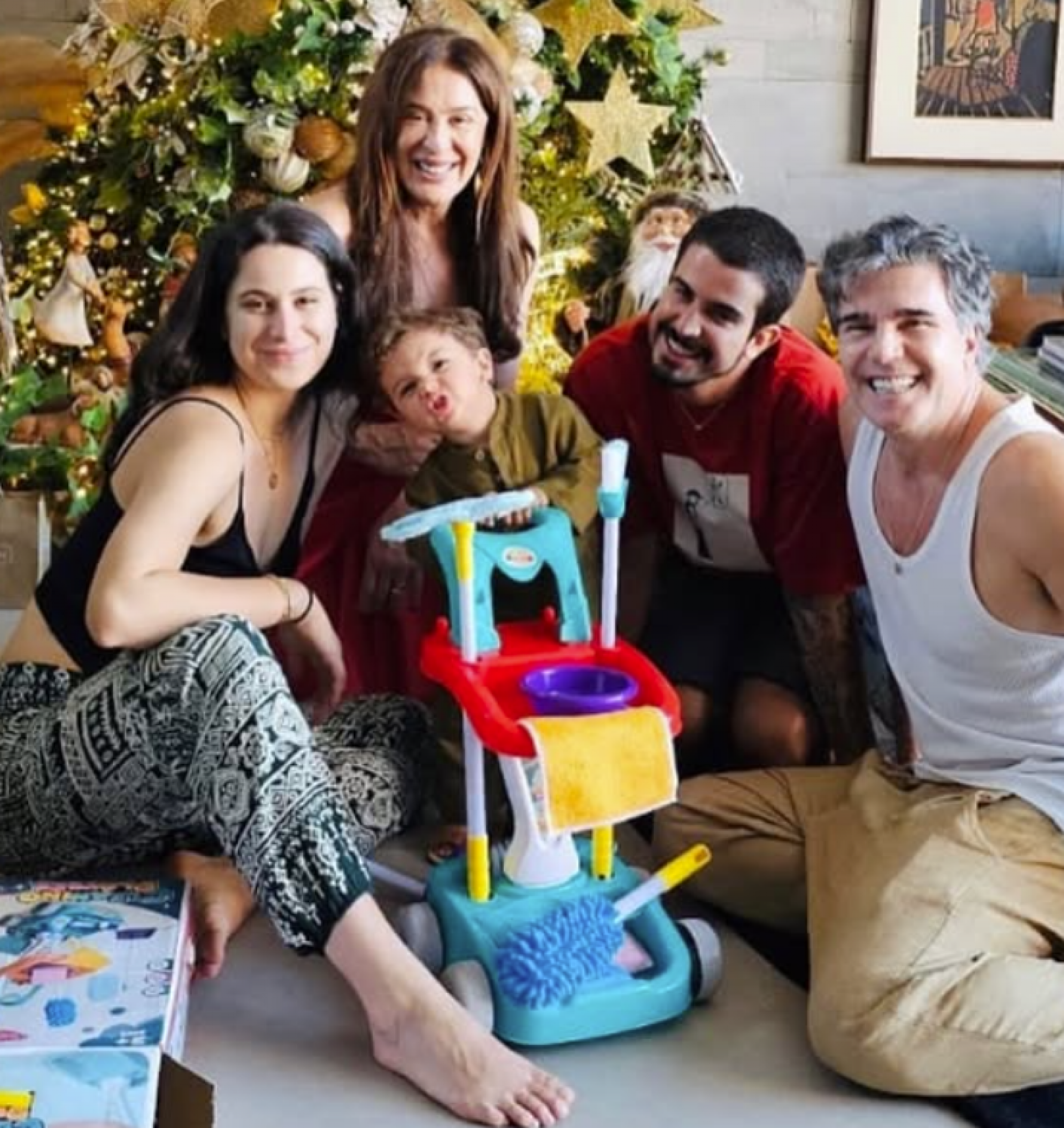 Claudia Raia celebra o aniversário de 2 anos de Luca com homenagem especial e álbum de fotos familiares - reprodução Instagram