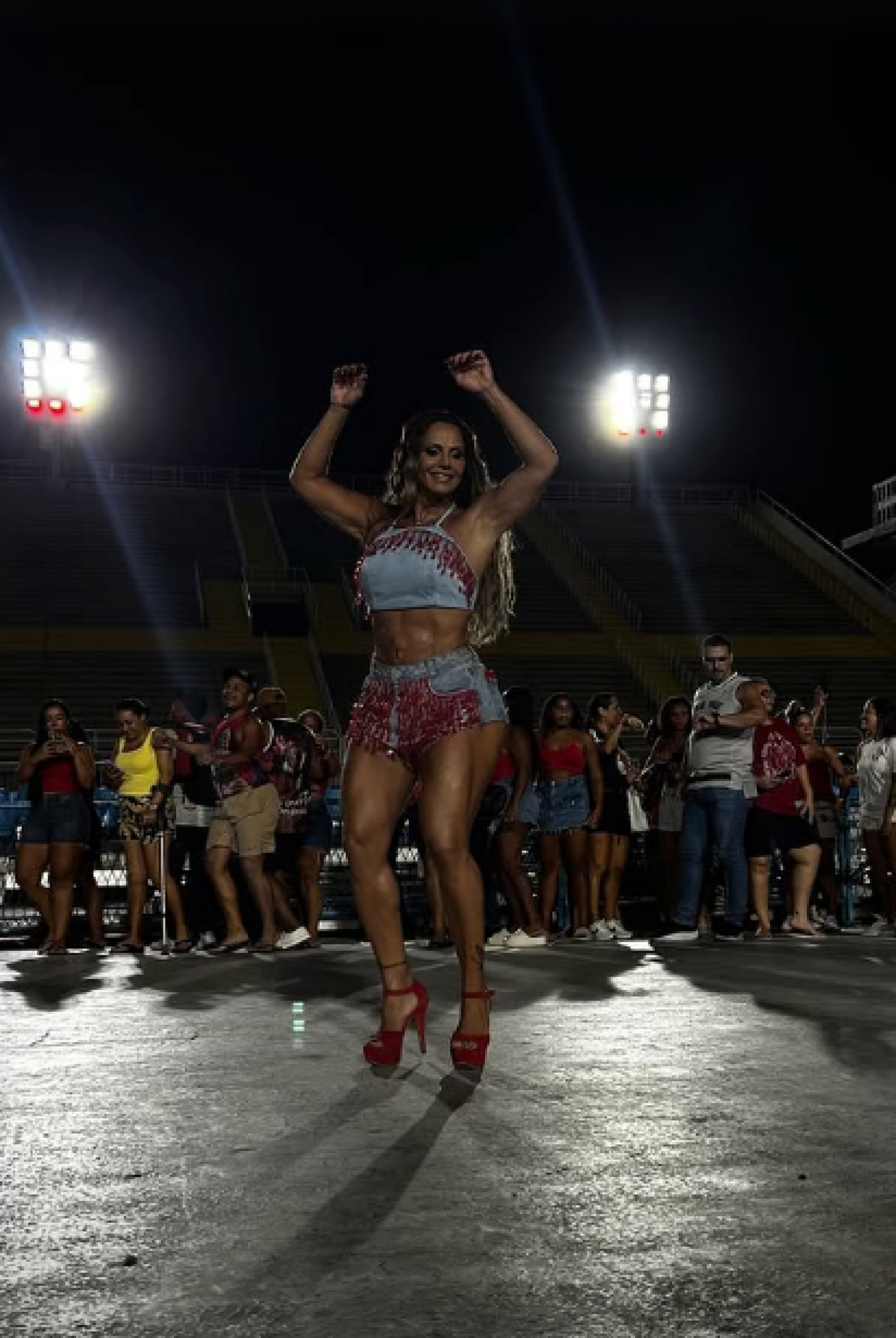 Viviane Araujo participa do ensaio do Salgueiro na Sapucaí - Reprodução de vídeo
