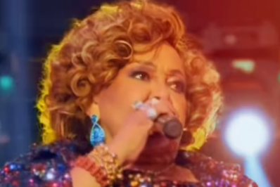 Alcione vai ao hospital após passar mal em show