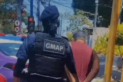 Homem é preso em flagrante após incendiar móveis e ameaçar mulher em Maricá