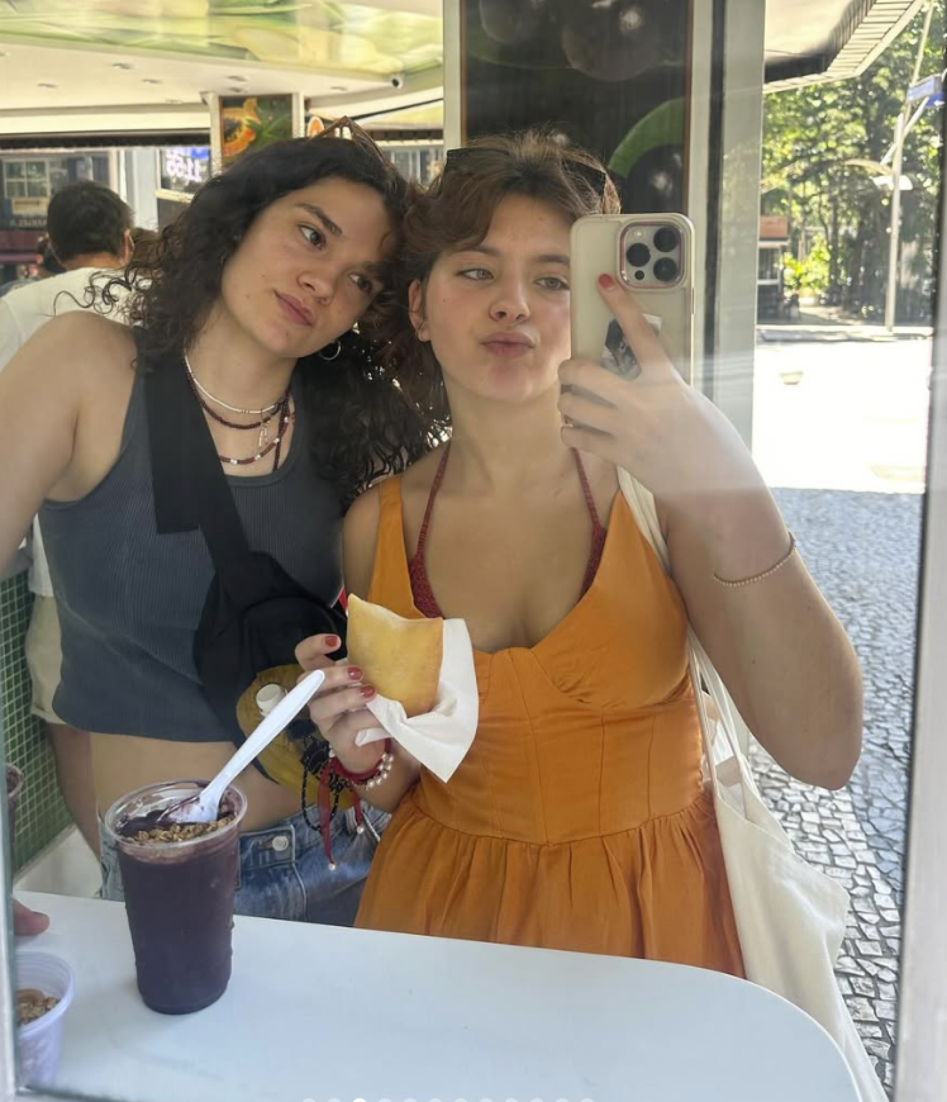 Flor Gil curte férias no Rio com a namorada - reprodução Instagram