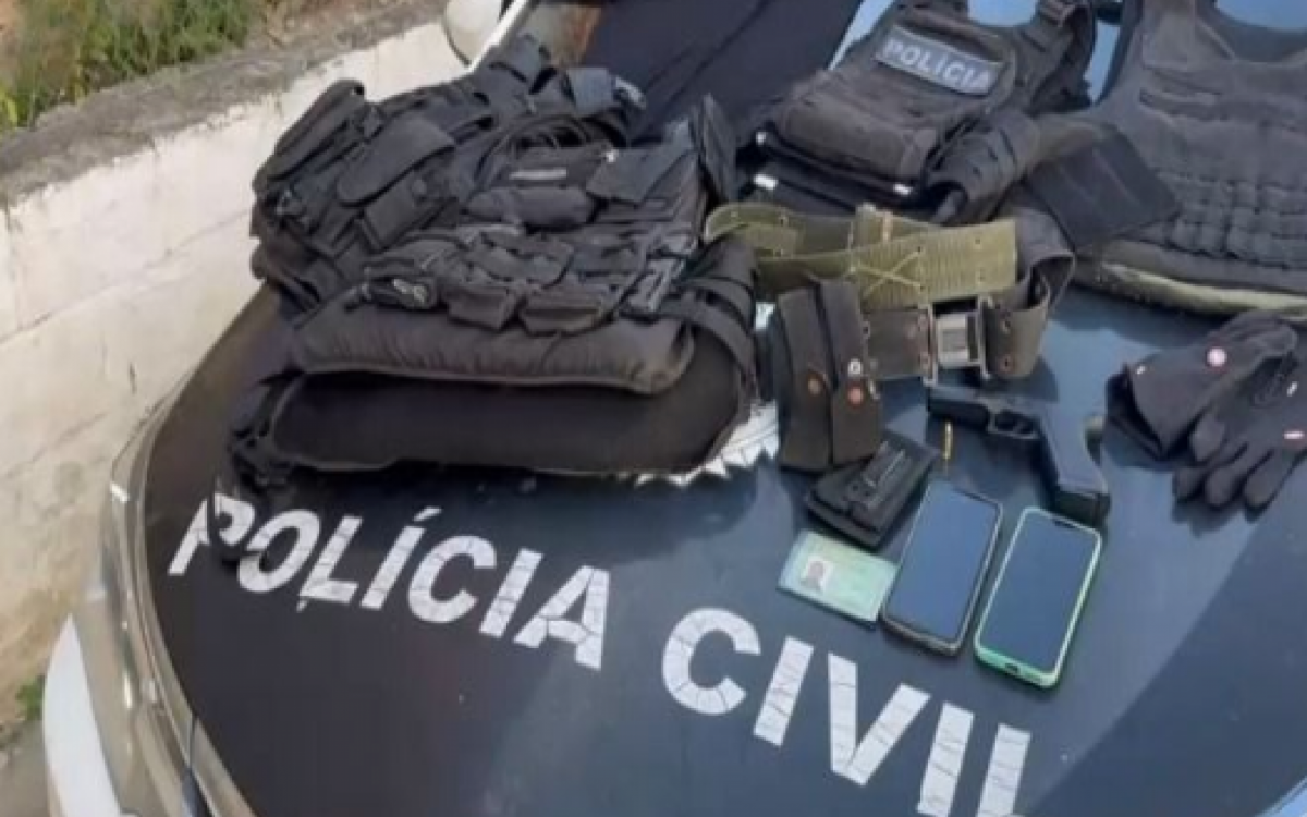 Material apreendido durante a ação nesta quinta-feira (20)