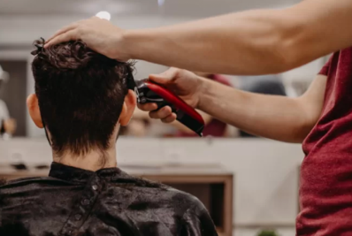 Arraial do Cabo abre inscrições para oficina de barbearia; veja como participar