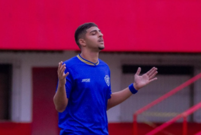 Filho de Adriano Imperador assina contrato com equipe de Portugal