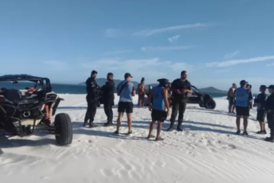 Fiscalização flagra circulação irregular de veículos em área de preservação em Cabo Frio