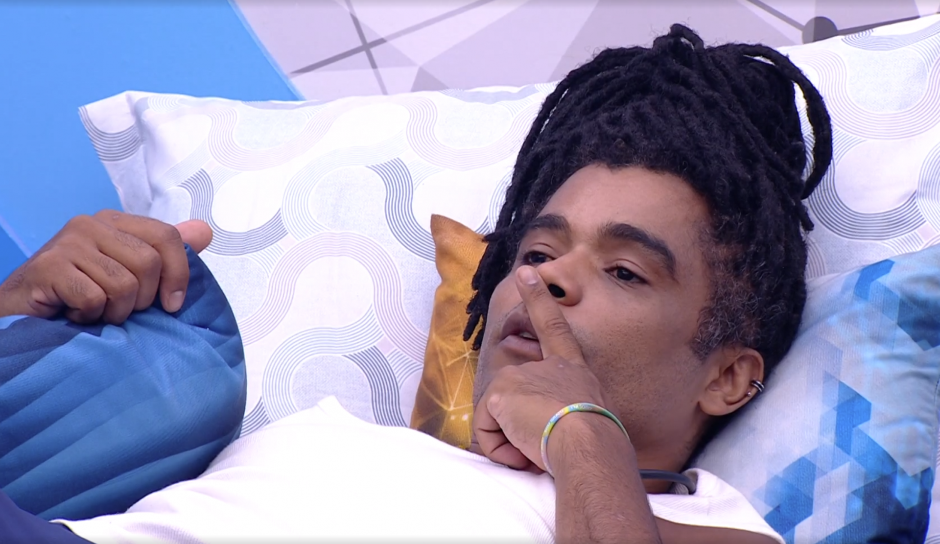 Diogo Almeida reforça a necessidade de sigilo absoluto - TV Globo