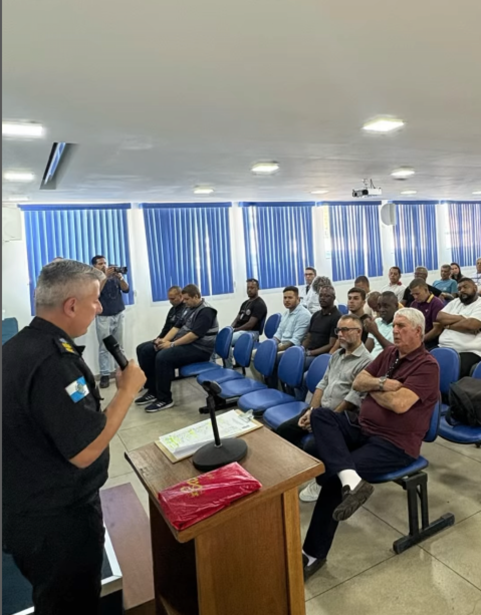 Os participantes foram recepcionados pelo tenente coronel Perry Souza, comandante do 20º BPM, reforçando a importância da proximidade entre segurança pública e população