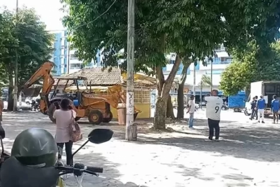 Desocupação de barracas em frente à rodoviária de Cabo Frio ocorre nesta terça-feira (25) 