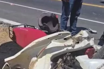 Moradores pedem providências após acidente fatal na RJ-140, em Cabo Frio; veja como ficou a moto da vítima fatal