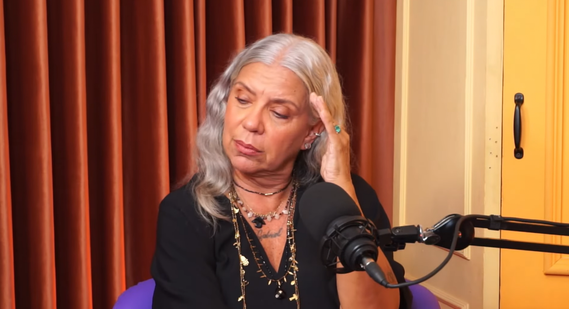 Astrid Fontenelle - reprodução Youtube