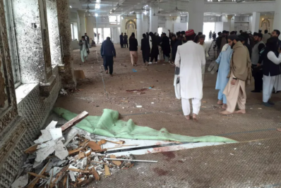 Homem-bomba mata seis pessoas em escola ligada ao Talibã no Paquistão