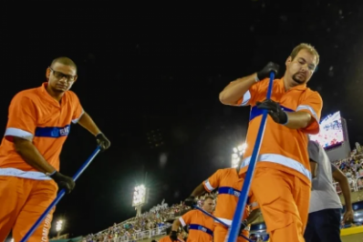 Comlurb recolhe mais de 67 toneladas de lixo da Sapucaí 