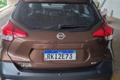 Polícia Militar apreende carro clonado na RJ-106, em Cabo Frio