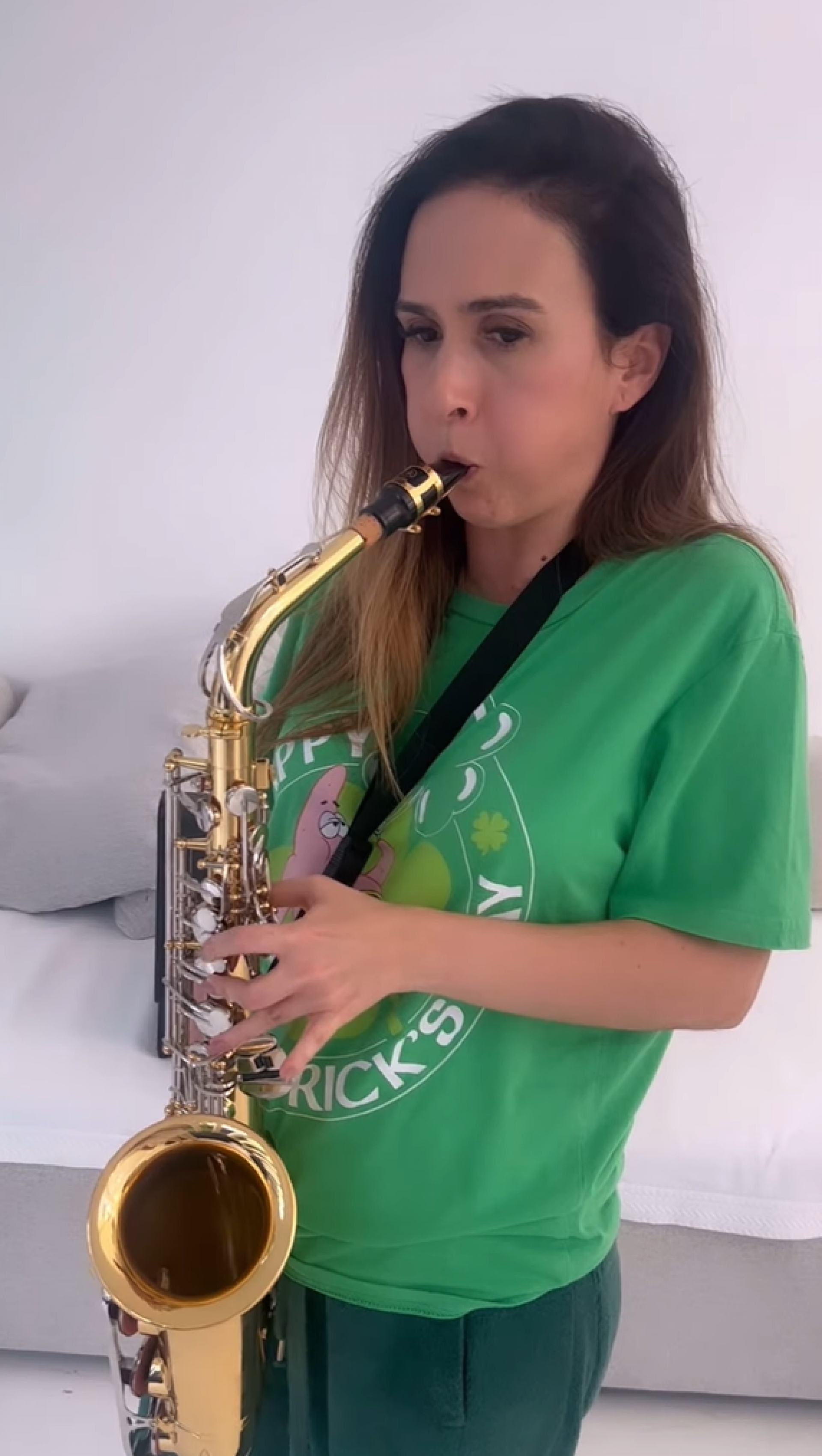 Tatá Werneck toca saxofone pela primeira vez e encanta seguidores - reprodução Instagram