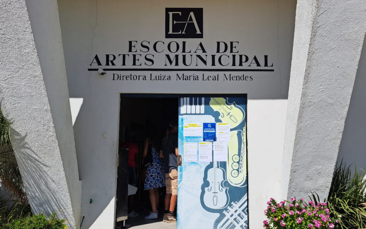  Escola de Artes Municipal Diretora Luiza Maria Leal Mendes