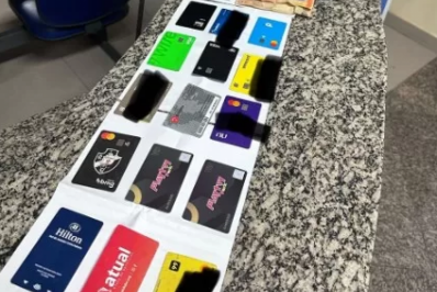 Homem é preso em Cabo Frio por estelionato ao tentar comprar passeio de lancha com cartão clonado