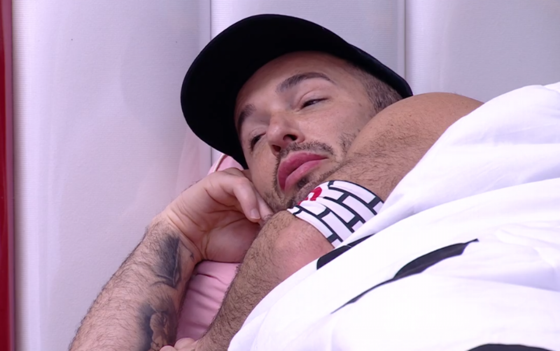 Aline e Diego Hypolito se desentendem - Globplay