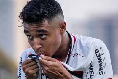 Após 98 dias de internação, jogador da base do Bragantino recebe alta hospitalar