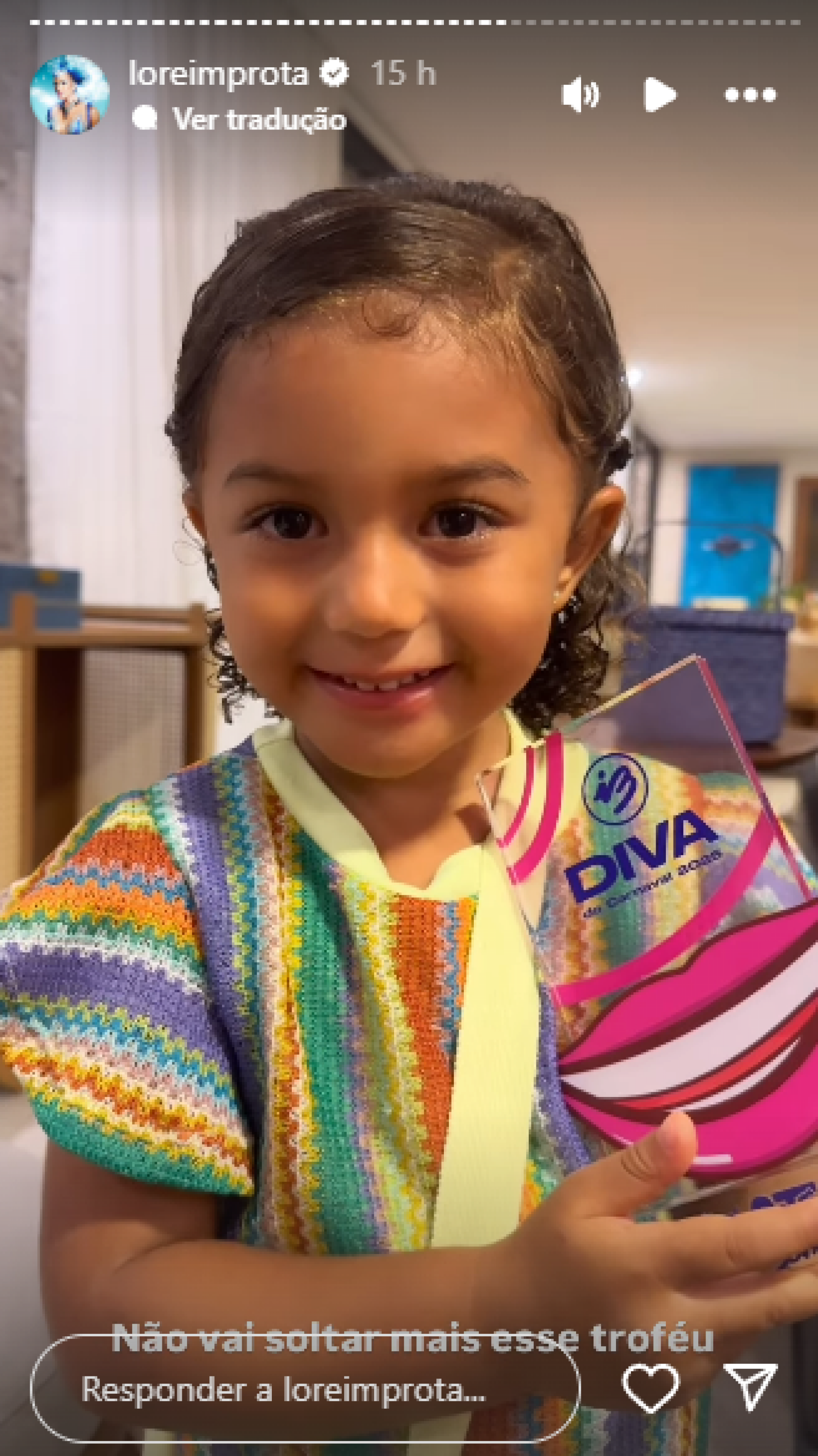 Lore Improta mostra reação da filha ao ganhar troféu de 'Diva do Carnaval' - Reprodução / Instagram