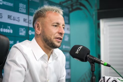 Ex-Flamengo, Rafinha tem contrato rescindido pelo Coritiba