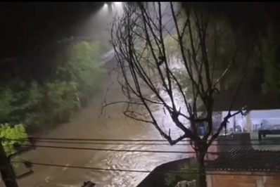 Vídeo: forte chuva provoca pontos de alagamentos no Rio