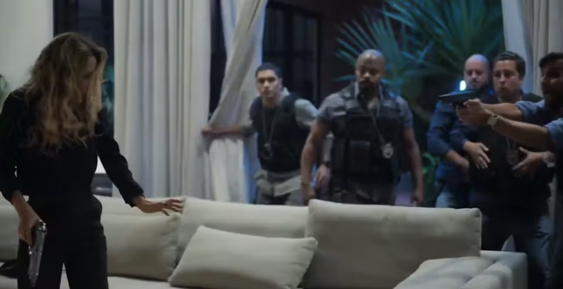 Ísis é presa após confessar crime - Globoplay