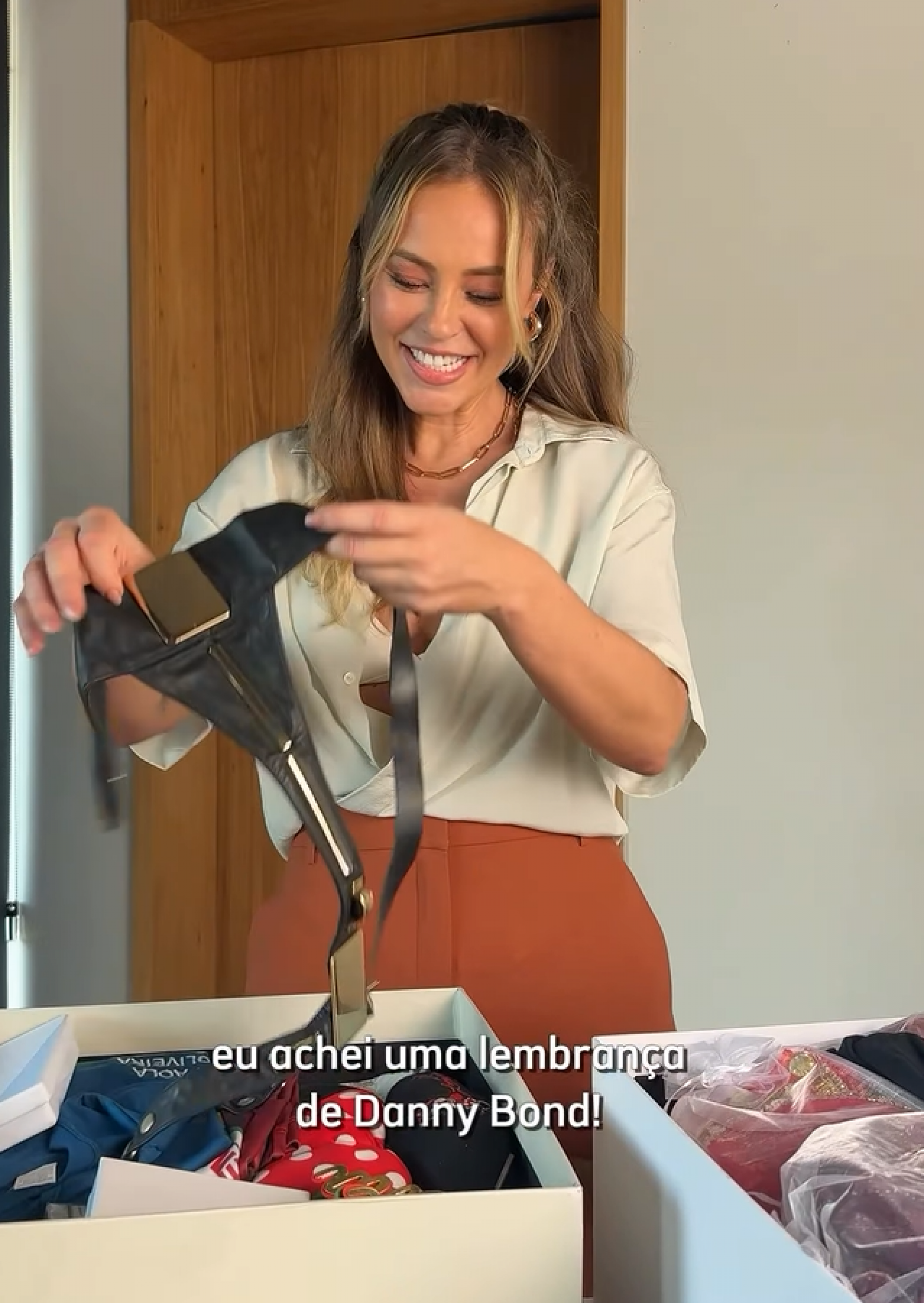 Paolla Oliveira compartilha objetos guardados ao longo de 20 anos de carreira - reprodução Instagram