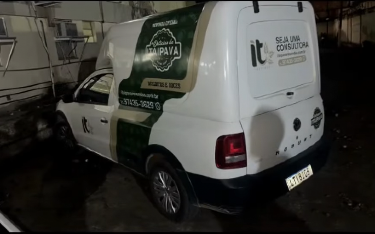 Veículo recuperado em Belford Roxo