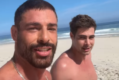 Prestes a estrearem novelas, Cauã Reymond e Rafael Vitti correm em praia do Rio