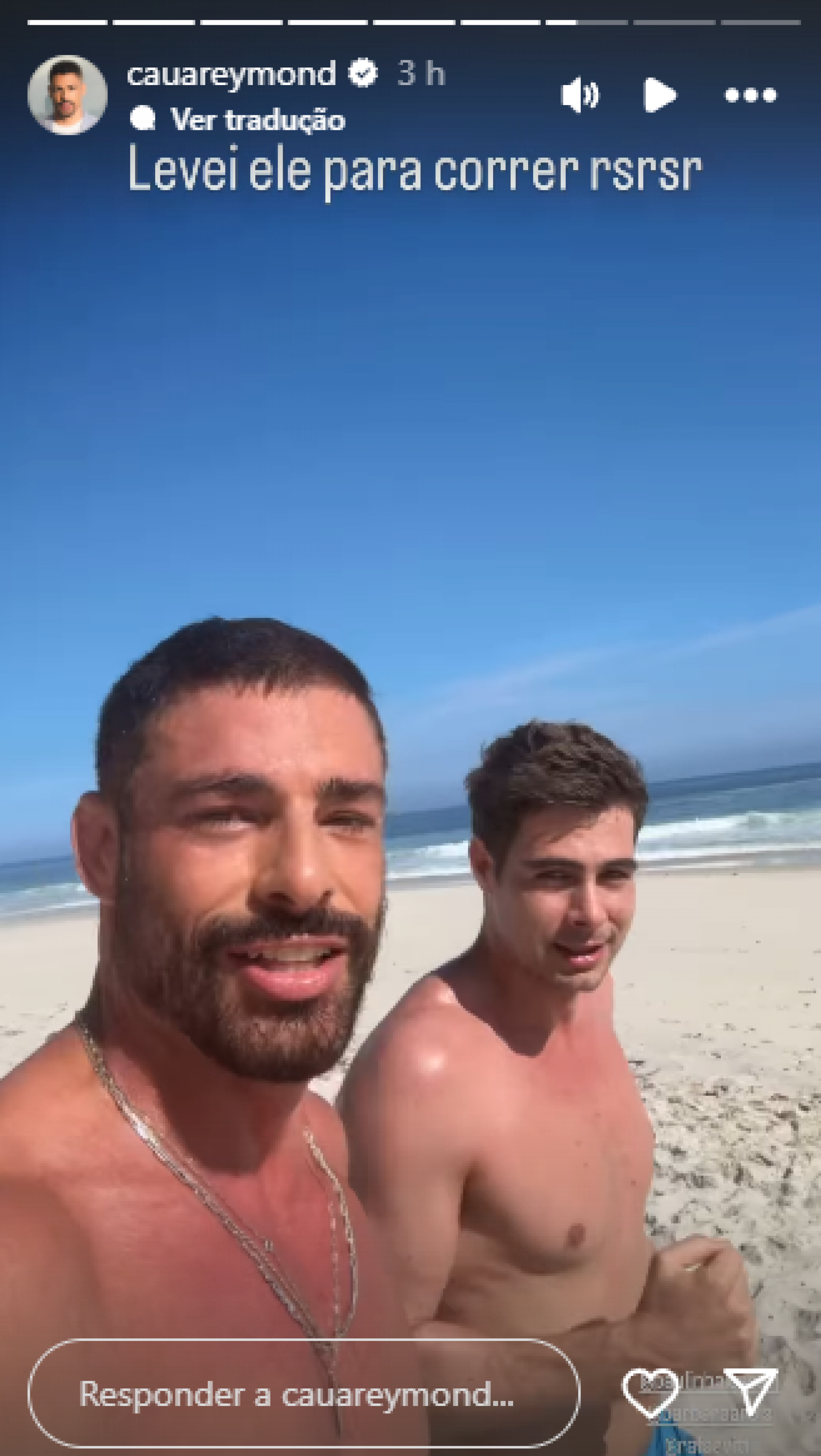 Prestes a estrearem em novelas, Cau&atilde; Reymond e Rafael Vitti correm&nbsp;em&nbsp;praia - Reprodu&ccedil;&atilde;o de v&iacute;deo / Instagram