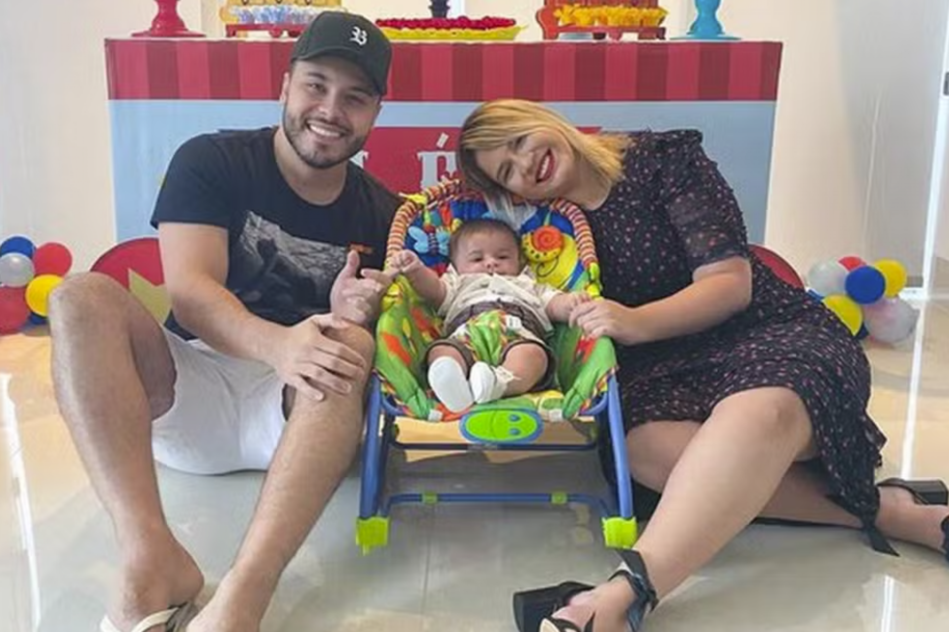 Léo, filho de Marília Mendonça, emociona ao tocar sucesso da mãe na bateria  - reprodução Instagram