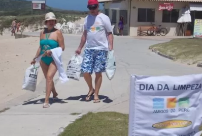 Mutirão de limpeza na Praia do Peró marca, em Cabo Frio, a Semana Nacional de Limpeza dos Mares