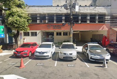 Homem é preso ao tentar passar bicicleta do Itaú por muro de estação de trem