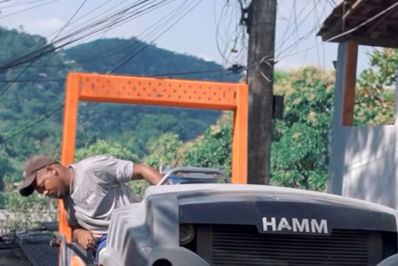 Ruas de três bairros recebem novo asfalto em Queimados