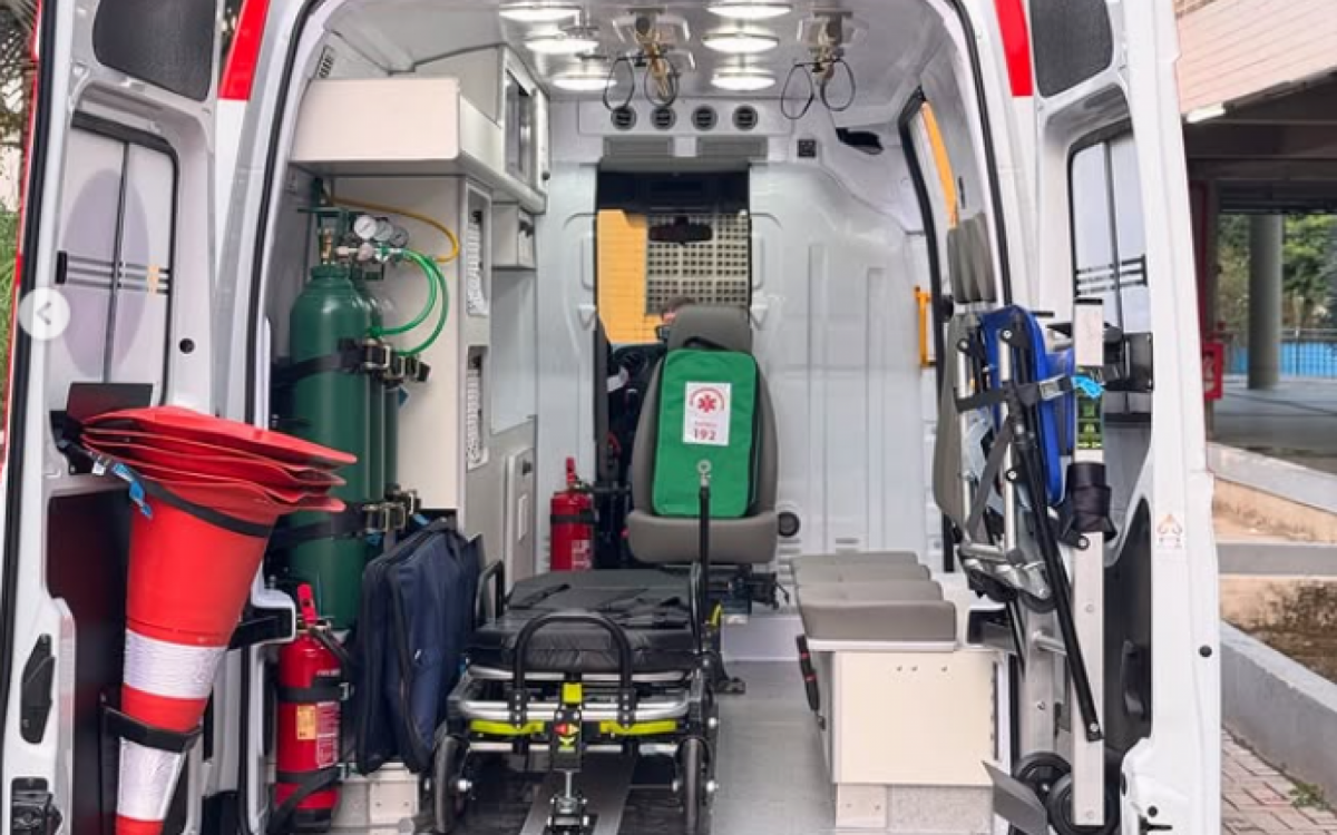 Área interna da nova ambulância do Samu