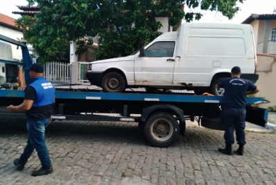 Veículos abandonados em Cabo Frio são removidos para o depósito público municipal
