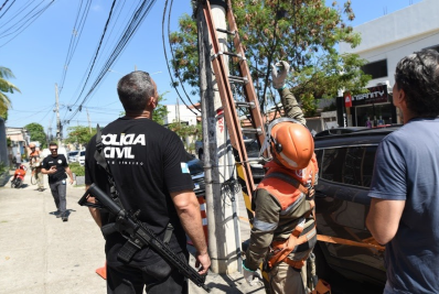 Operação contra 'gatos' de luz e água tem cinco presos e 132 fraudes na Zona Oeste